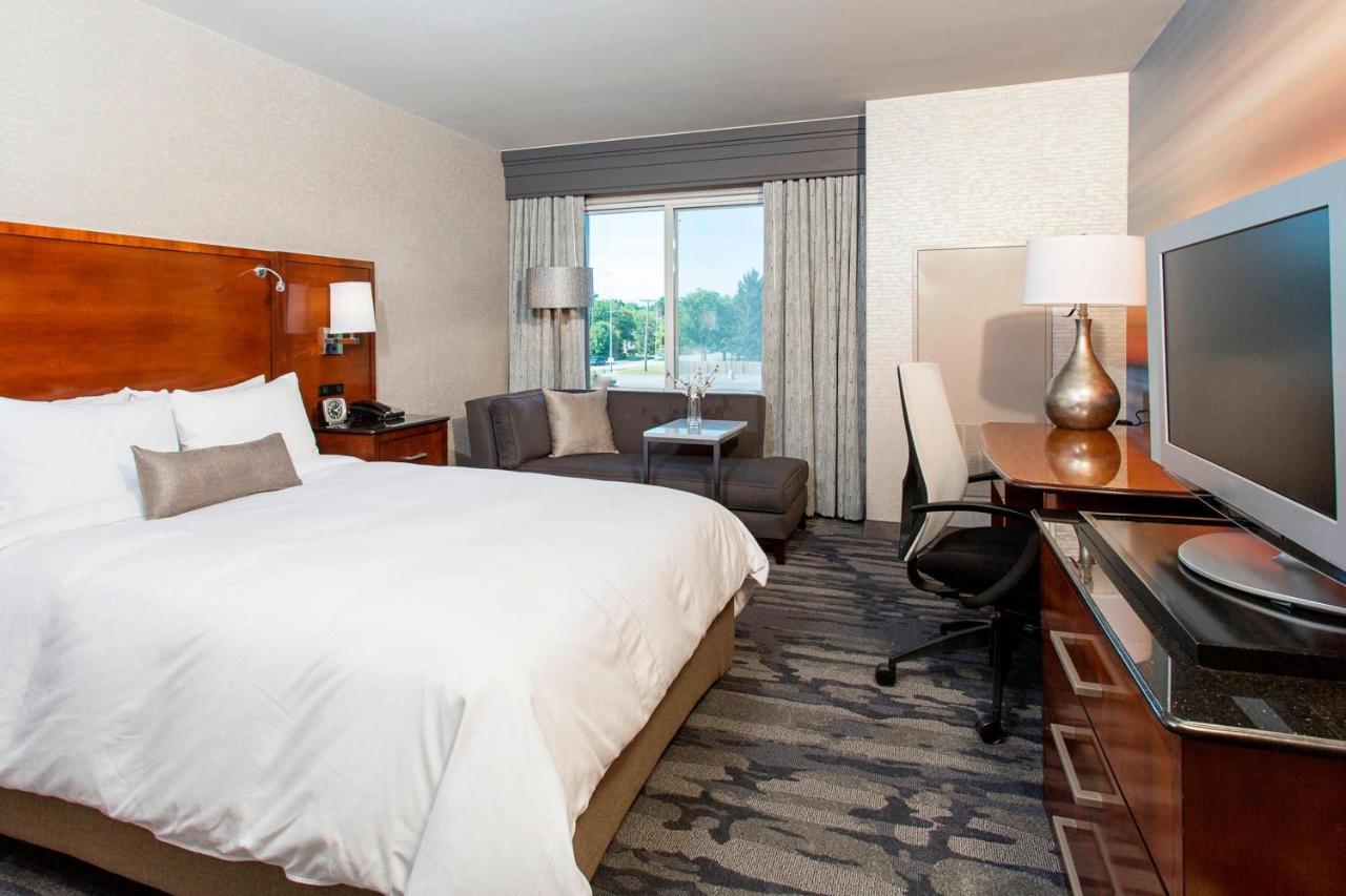 Rochester Airport Marriott Exterior foto