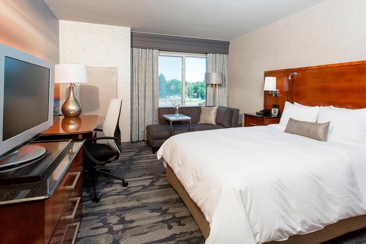 Rochester Airport Marriott Exterior foto