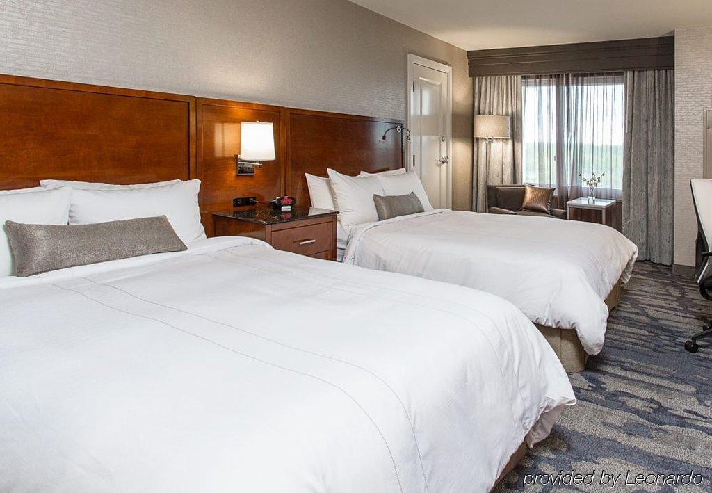 Rochester Airport Marriott Exterior foto