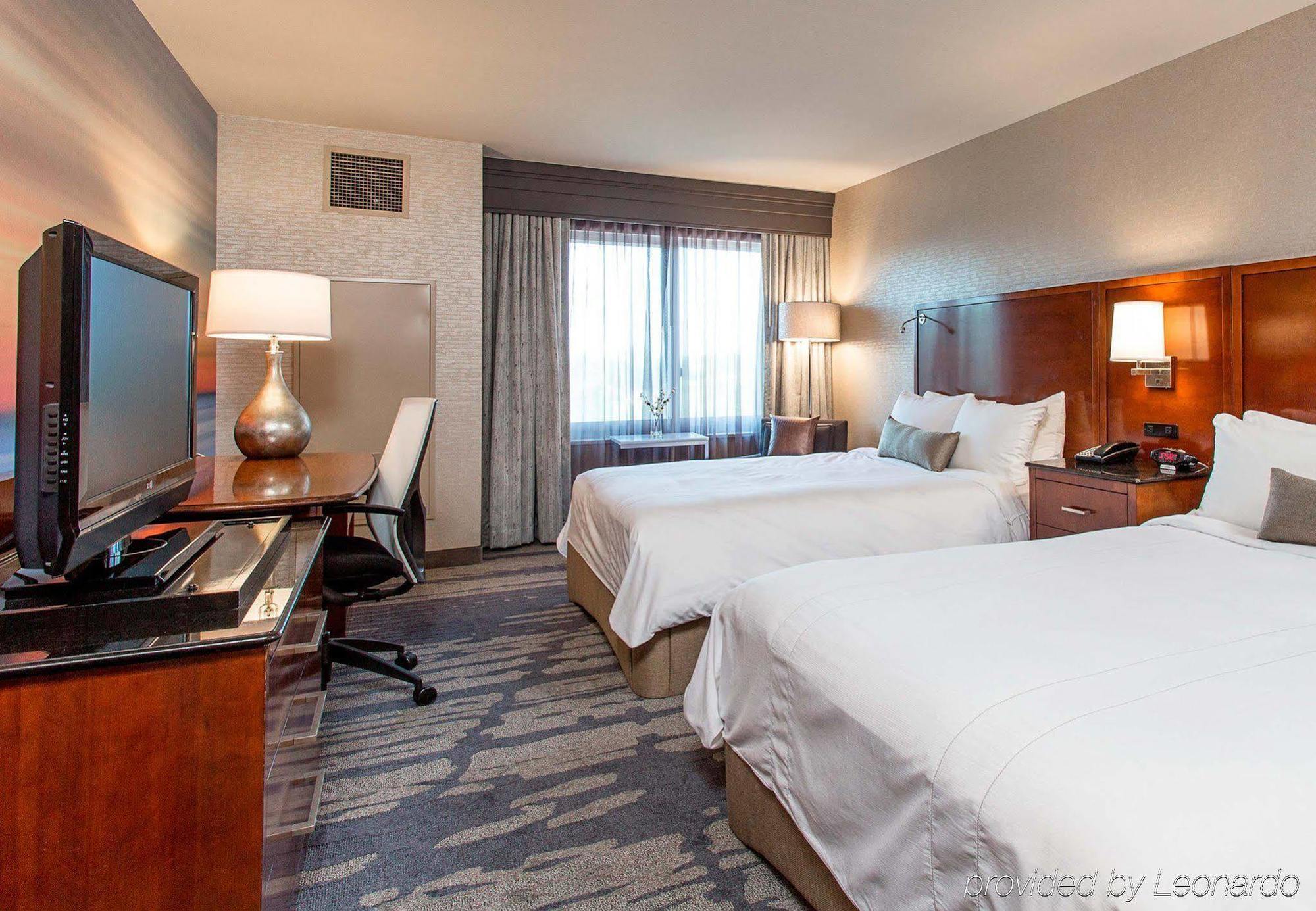 Rochester Airport Marriott Exterior foto
