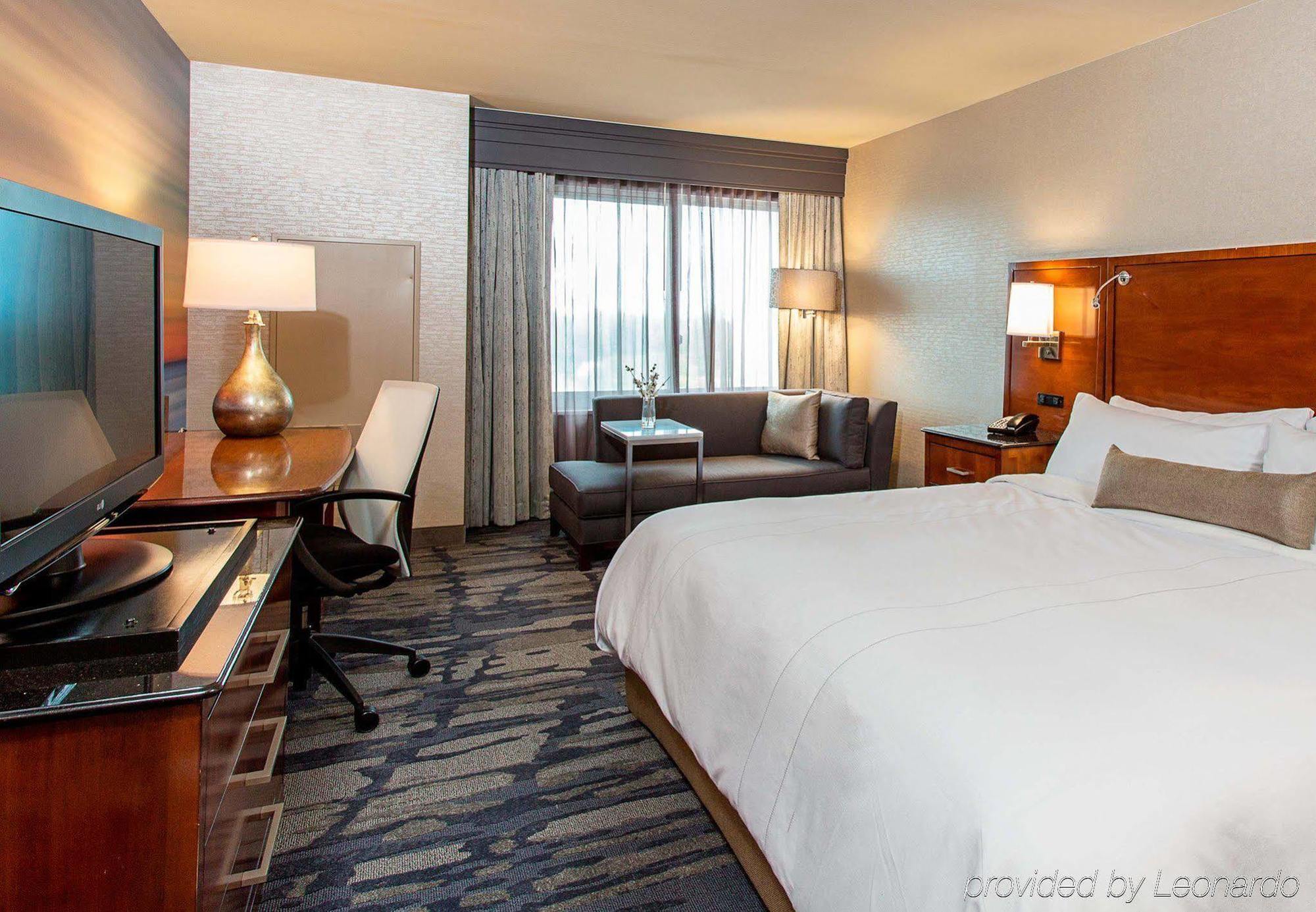 Rochester Airport Marriott Exterior foto