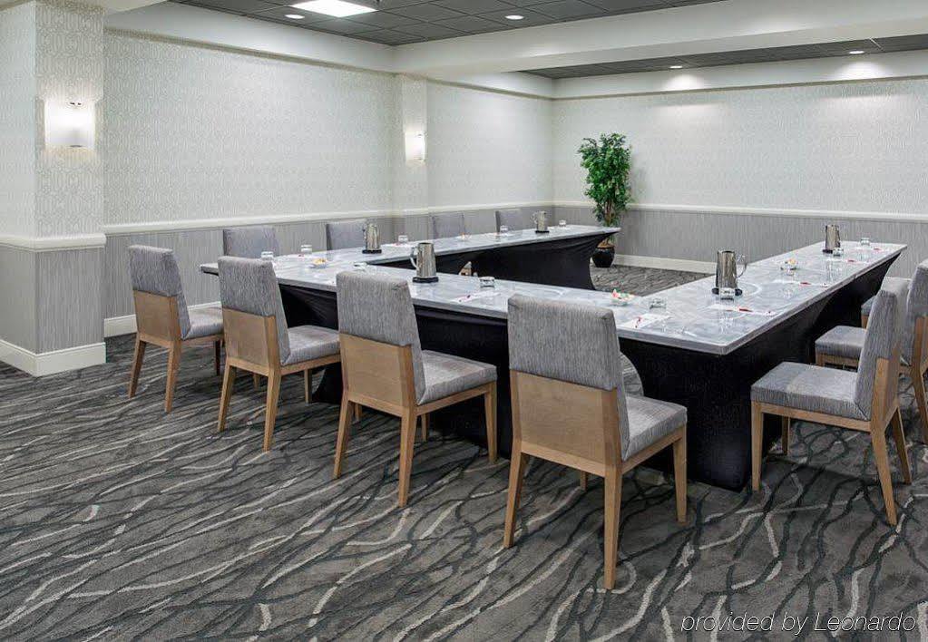 Rochester Airport Marriott Exterior foto